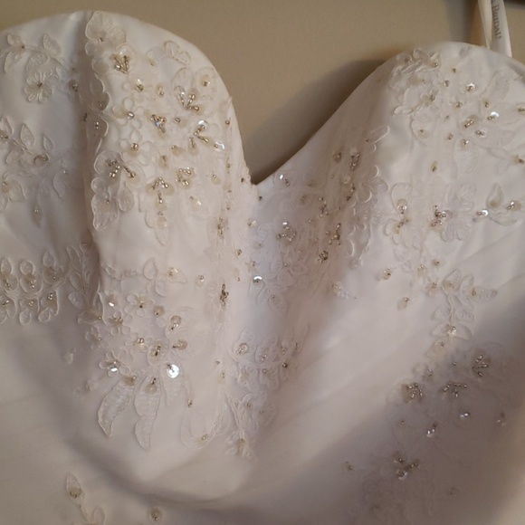 Wedding dress w/ slip - Picture 2 of 8